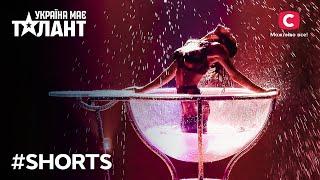 Страстный номер звезды Cirque du Soleil. #Shorts