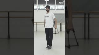 An easy popping tutorial to show who’s the boss on the dance floor #popping #shorts #dancetutorial