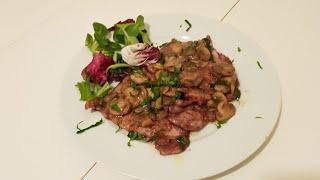 Scaloppine ai funghi sfumate al vino rosso di  Ciro'