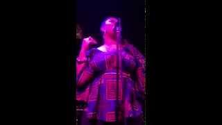 lalah hathaway harmonising with herself - POLYPHONIC OVERTONE SINGING