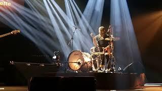 Nate Smith brings everybody back to school with this drum solo - Jazz à la Villette (10.09.22)