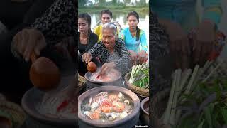 Spicy Seafood Noodle Soup in Clay Pots with Elders Helping #chefsteps #seafood #seafoodprep #lobster