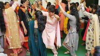 सुन्दर पहाडी़ डांस। Beautiful pahari dance in marriage | sirmour marriage dance|