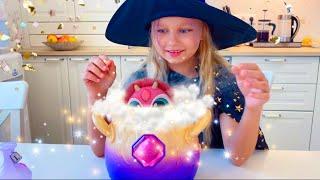 ВАУ! Алиса создала МАГИЧЕСКОГО питомца! 🪄 Magic Mixies! ВАРИМ волшебное ЗЕЛЬЕ в магическом котле!