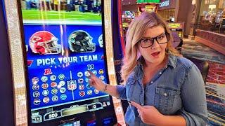 Quadruple Cash Blitz Bonus on the NFL Super Bowl Slot Machine!