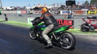 Kawasaki ZRX vs.Suzuki Dragbike