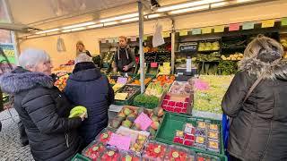 Markt op zaterdag te Stekene Oost Vlaanderen