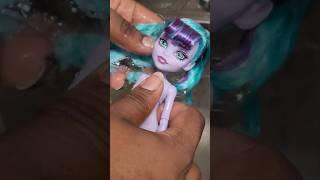 Fixing G3 Monster High Twyla doll #shorts