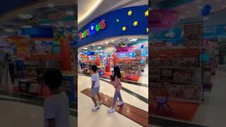 Toys R Us in the Philippines! 