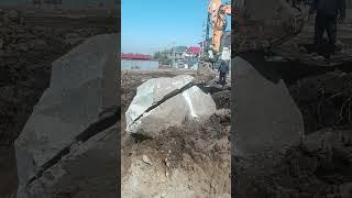 HYNDAI ROBEX vs Stone. HAMMER
