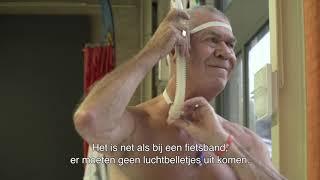 Korte promo film Patiëntenvereniging HOOFD-HALS: zwemmen met een larkel https://www.pvhh.nl