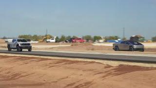 Cybertruck DESTROYS Ford F-150 Raptor R in a Drag Race with 0-60 in 2.6 Seconds