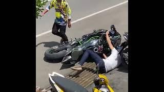 Kawasaki Ninja h2 crash 