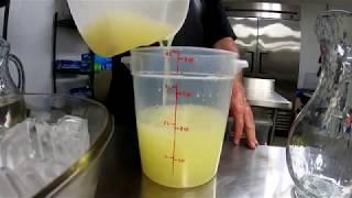 Make Completely Natural Fresh Squeezed Lemonade
