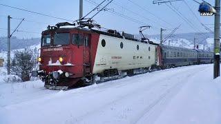 Passenger Train VS Heavy Snow  Tren de Călători VS Zăpadă Adevarată in Bucovina - 28 December 2021