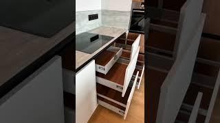 Кухни на заказ. Стильная и функциональная кухня с островом