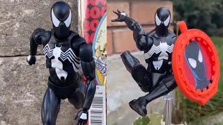 Marvel Secret Wars Symbiote Spider-Man action figures Mafex & Marvel Legends quick look