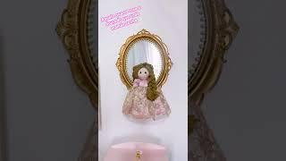 O quarto rosa e dourado dos sonhos