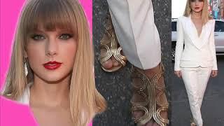 Taylor Swift feet