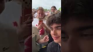 Подписчица ПОЦЕЛОВАЛА МАРКА ? #shorts #а4 #влада4