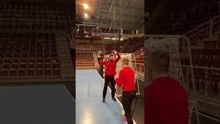 ‍️WING vs GOALKEEPER - Training shoot & saved  by mikitavailupau and @handballstrainingsglobal