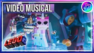 "Essa Música Vai Grudar" - Uma Aventura LEGO® 2 | (Video Musical)