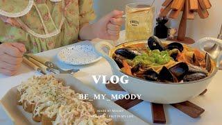 vlog) Daily life of cooking spicy mussel hangover pasta and crab meat topping fried tofu sushi