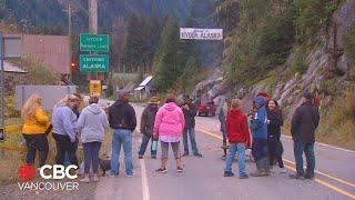 Canada-U.S. border towns fight for right to bubble together