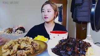 Black Bean Noodles 짜장면 + Sweet and Sour Pork탕수육 | MUKBANG