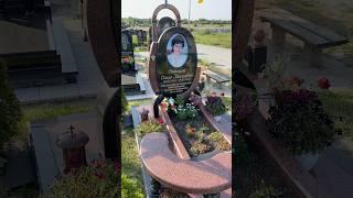 Красивый женский памятник овальной формы | Гарний жіночий памʼятник овальної форми