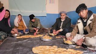 Village life in Afghanistan | Cooking delicious chicken shorwa