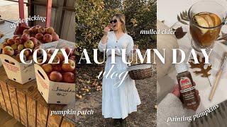 a perfect autumn day  going apple picking, pumpkin patch, making mulled cider, baking + more!