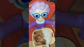 Little Granny woke up with chilli con carne & kanin in her tray #youtubeshorts #shortvideo #asmr