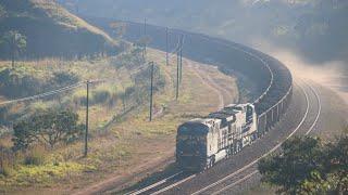 MEGA CRUZAMENTO DE TRENS na Ferrovia do Aço no pátio p1-12 em São João del Rei-MG