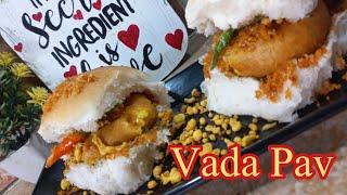 Barsaat Special Vada Pav Recipe || برسات کے دن آئے 