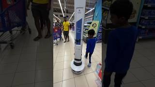 Crazy Imran Exploring Robot in the Dubai Grocery Store #carrefour #dubailife #habibi #kidsvideo