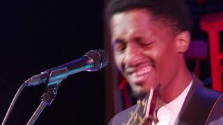 VashonLIVE with Debra Heesch presents Ron Artis II, Live@ The Black Cat Cabaret.