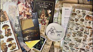 Time to fill with ephemera! Come join me creating a woodland junk journal.