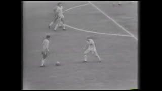 Garrincha some dribblings vs Bobby Moore / Brazil - England (World Cup 1962)