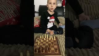 Платоша в шахматной битве! ️ Кто следующий соперник?#шахматы #умныедети#дети #малышиграют #логика