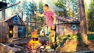 ЖИЗНЬ В ТАЙГЕ  \  БАНЯ, УХА ИЗ ПЕТУХА И СВЕЖЕСОЛЁНЫЙ ХАРИУС \  ДОМАШНЯЯ ВОДКА от  УСТАЕВА и К