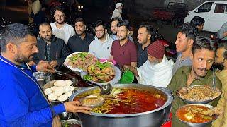 CHASKA NIGHT STREET FOOD IN LAHORE PAKISTAN | BILLA CHICKEN CHANAY CHAWAL | CHEAPEST FOOD STREET