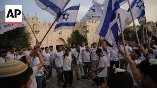 Israeli nationalists chant 'death to Arabs' during procession through Jerusalem