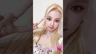 Minnie  vs  Yuqi         ￼ Minine and Yuqi