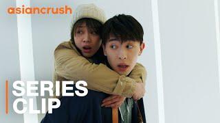 Superstar ditches set to take me home...on piggyback | Chinese Drama | Mr. Fighting