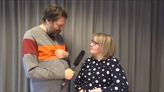 Thomas fra Smil TV Aarhus interviewer sangerinde Jeanette Christiansen Alias Jeg er Jeanette.