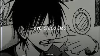 La canción que dice "hey emo boy"