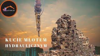 Koparka kuje młotem hydraulicznym