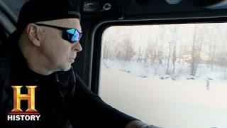 Ice Road Truckers: Art Makes a Treacherous Crossing (S9, E2) | History