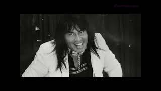 Elliot Easton talks about Jesse Ed Davis (Rumble documentary clip)